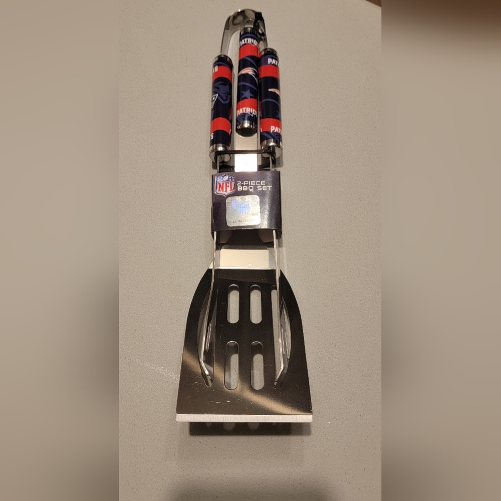 New in package NFL  New England Patriots BBQ set